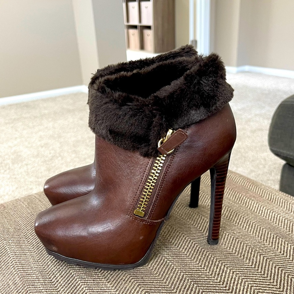 Size 5 GUESS stiletto ankle booties with fur